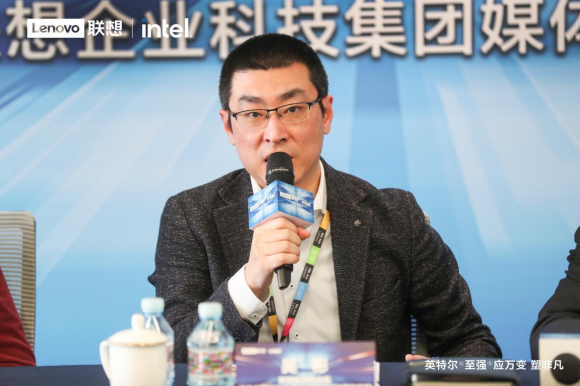 联想集团副总裁、联想ISG中国区产品事业部及战略运营总经理吴彬